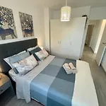Moderno Piso De 3 En La Playa De Malaga アパート リンコン・デ・ラ・ビクトリア