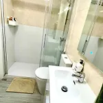 アパート Moderno Piso De 3 En La Playa De Malaga リンコン・デ・ラ・ビクトリア